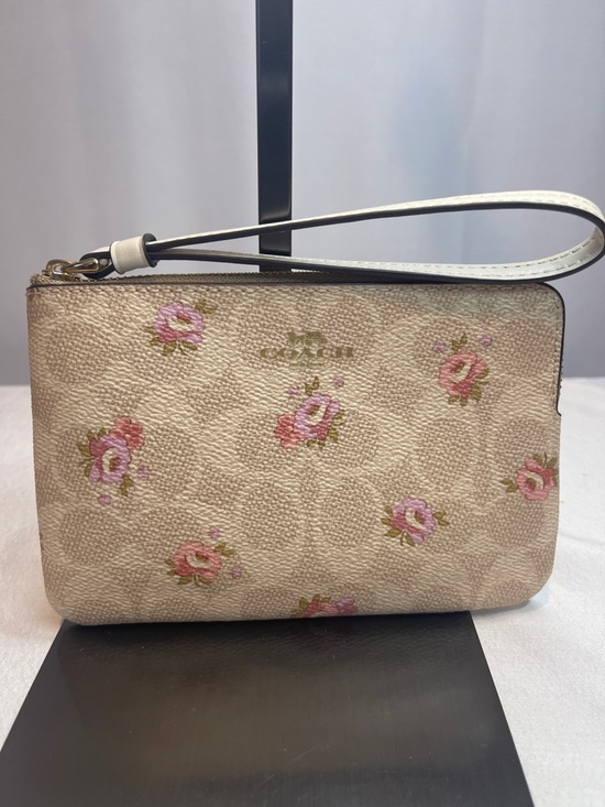 Coach Handbags - Coach F2596-CAR20 Corner Zip Wristlet in Signature Canvas with Floral